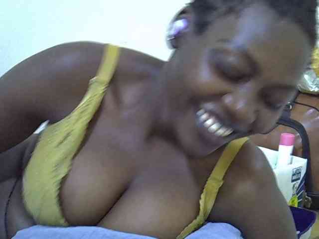 juicy-bella