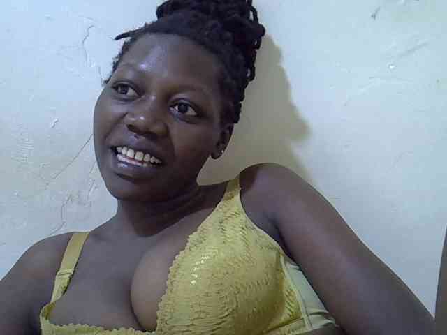 juicy-bella
