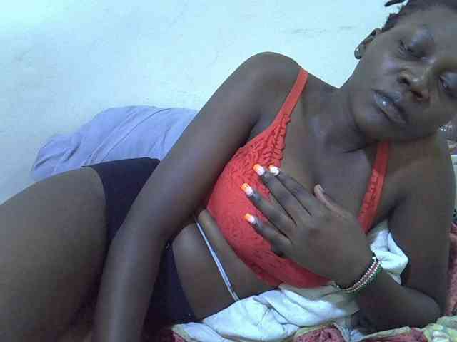 juicy-bella