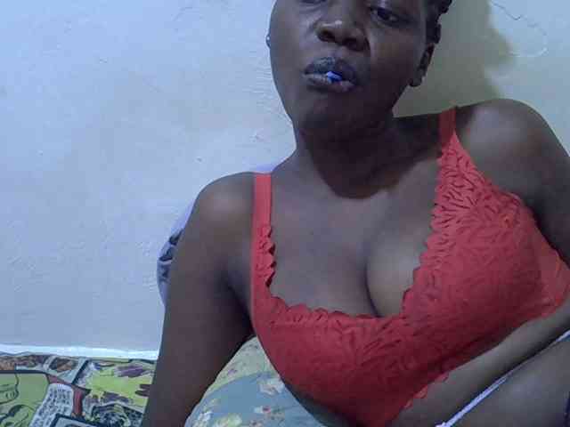 juicy-bella