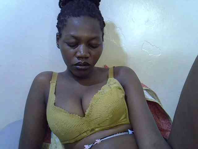 juicy-bella