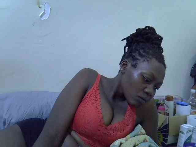 juicy-bella