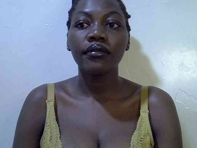juicy-bella