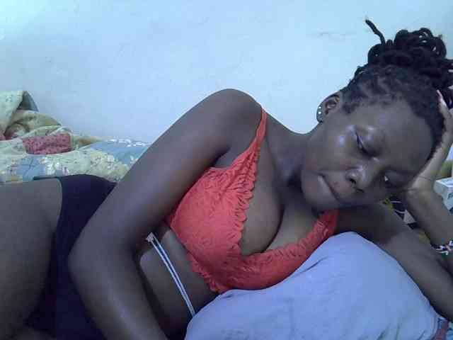 juicy-bella