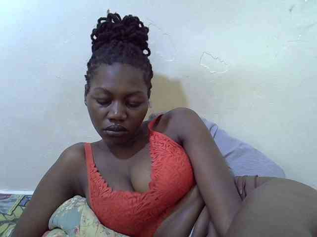 juicy-bella