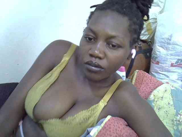 juicy-bella