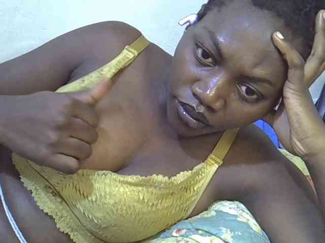 juicy-bella