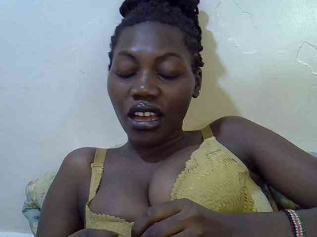 juicy-bella