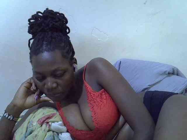 juicy-bella