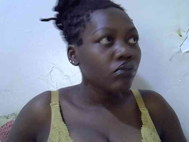 juicy-bella