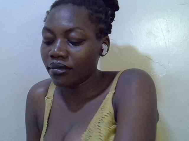 juicy-bella
