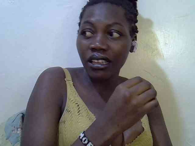 juicy-bella