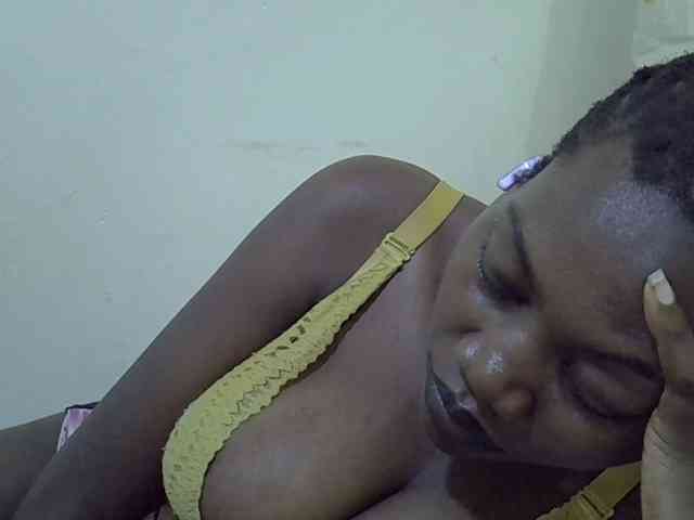 juicy-bella