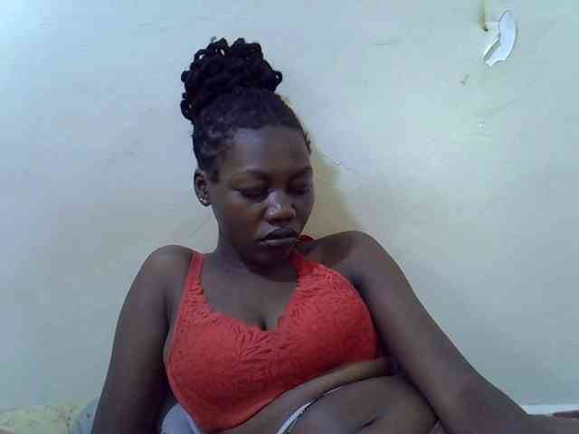 juicy-bella