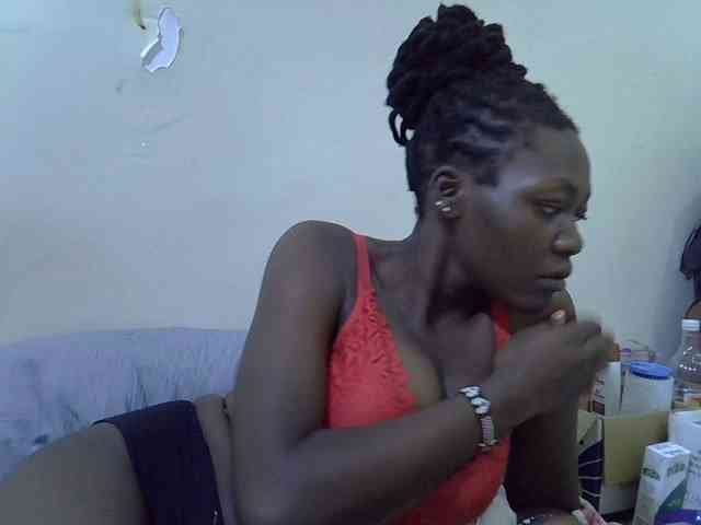 juicy-bella