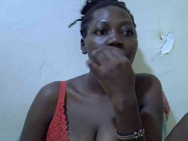 juicy-bella