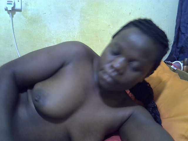 Pretty-doll live cam on BongaCams