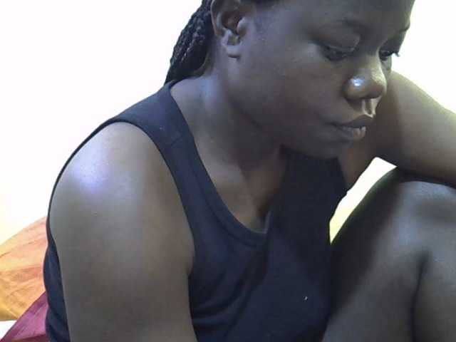 le modèle Pretty-doll est en webcam porno dans un show sur le site bongacams, il possède les tags suivants: Ebony,Brunette,Shaved