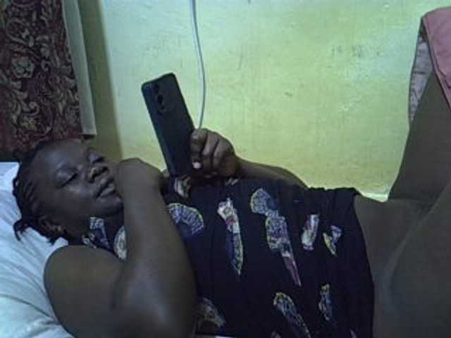 Pretty-doll live cam on BongaCams