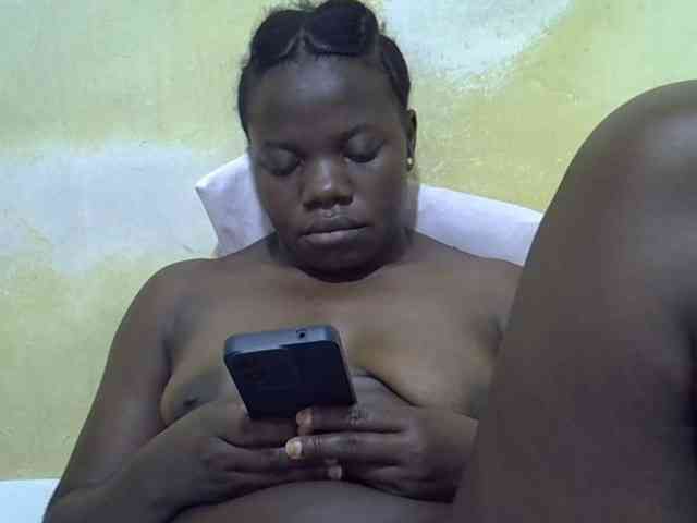 Pretty-doll webcam