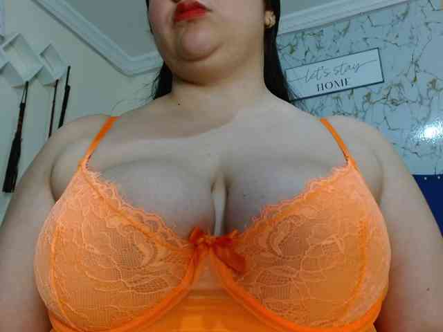 Daniela-Saenz webcam