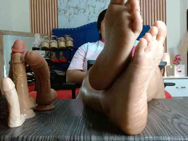 Daniela-Saenz webcam