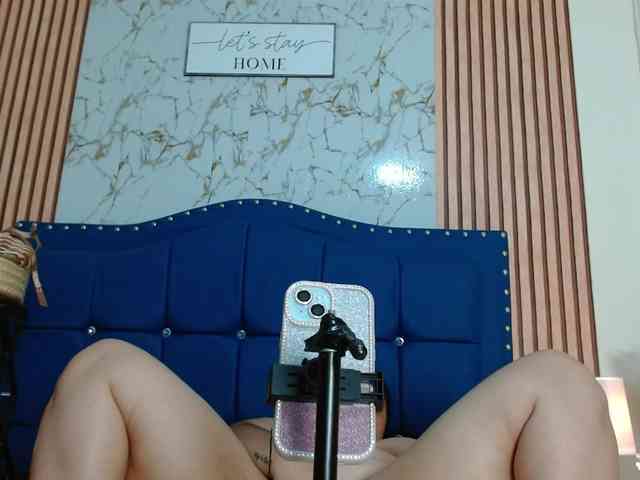 Daniela-Saenz webcam