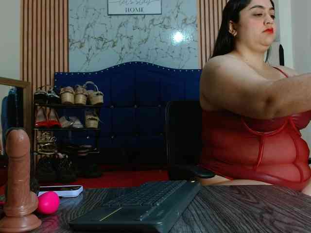 Daniela-Saenz webcam