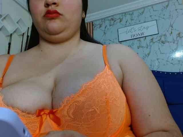 Daniela-Saenz webcam