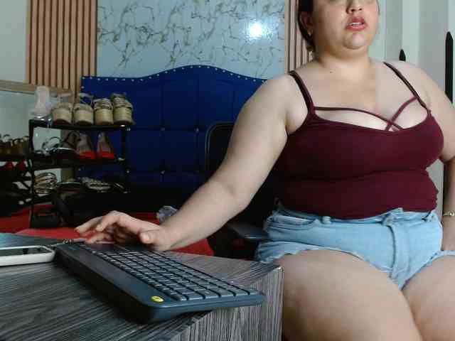 Daniela-Saenz webcam