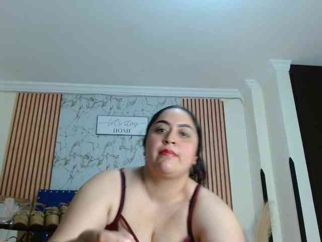 Daniela-Saenz webcam
