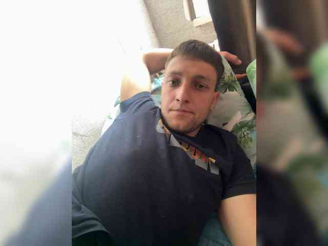 TWOIKOT9367 Live Webcam on BongaCams