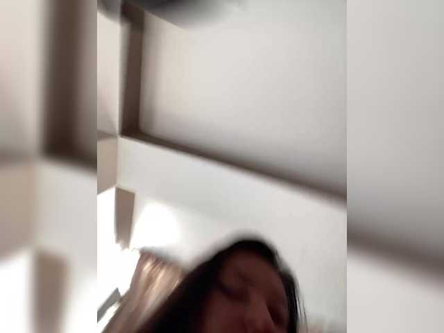 3hotandyoung3 live cam on BongaCams