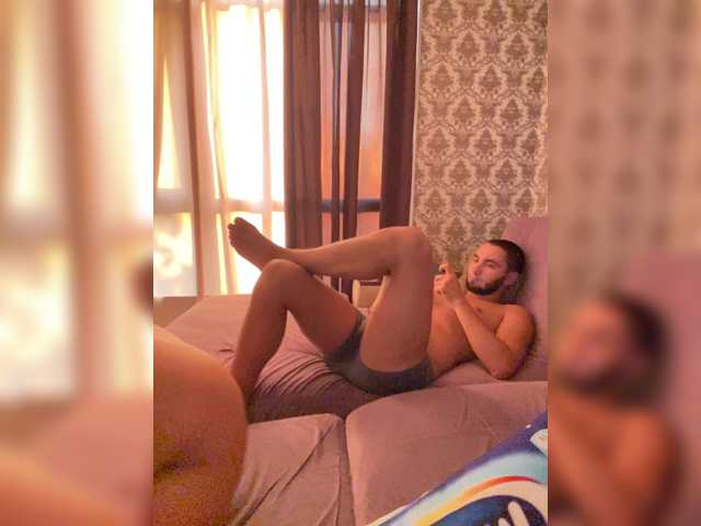 3hotandyoung3 live cam on BongaCams