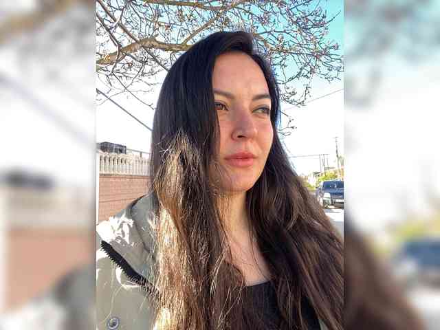 Meat_girl_Skeleton_man webcam