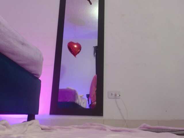 Annie-switt's BongaCams show and profile