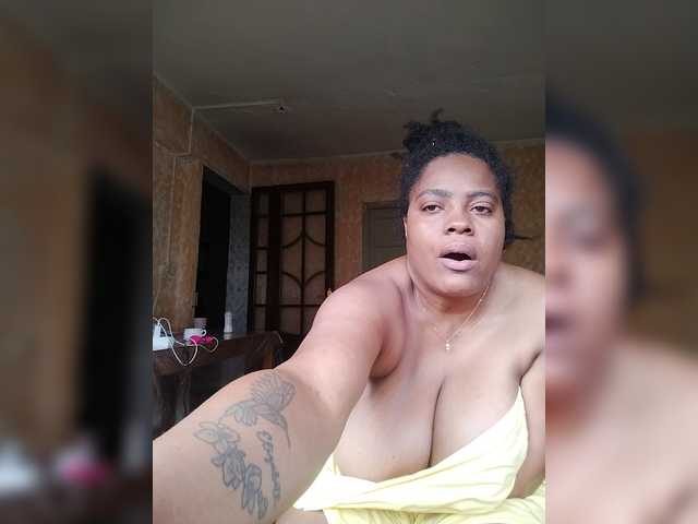 GoddessCarrie live cam on BongaCams