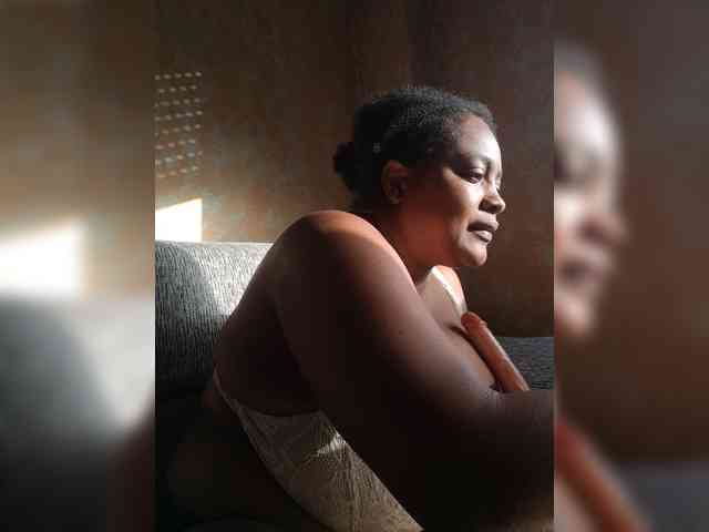 GoddessCarrie webcam
