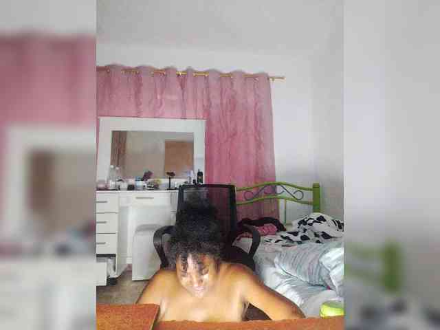 GoddessCarrie webcam