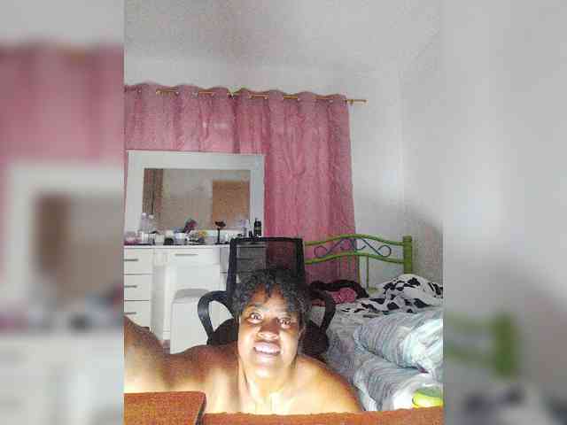 GoddessCarrie webcam
