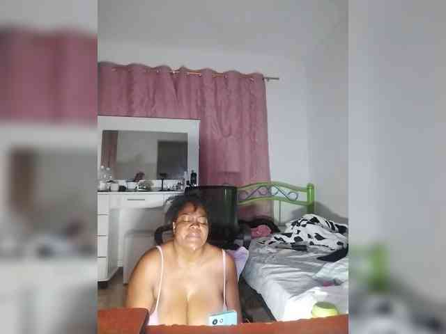 GoddessCarrie webcam