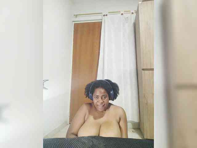 GoddessCarrie webcam