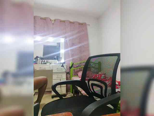 GoddessCarrie webcam