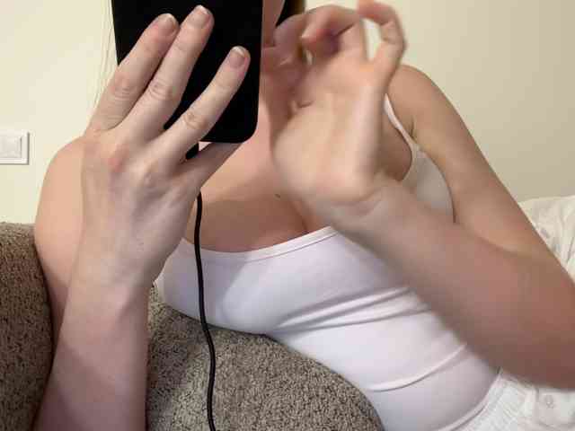 GoddessBratRosa webcam