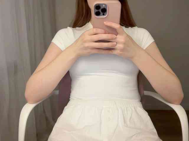 GoddessBratRosa webcam