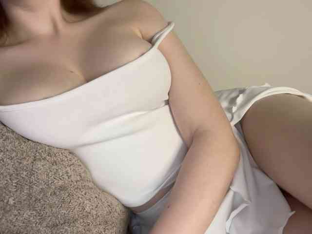 GoddessBratRosa webcam