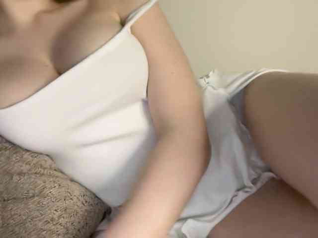 GoddessBratRosa webcam