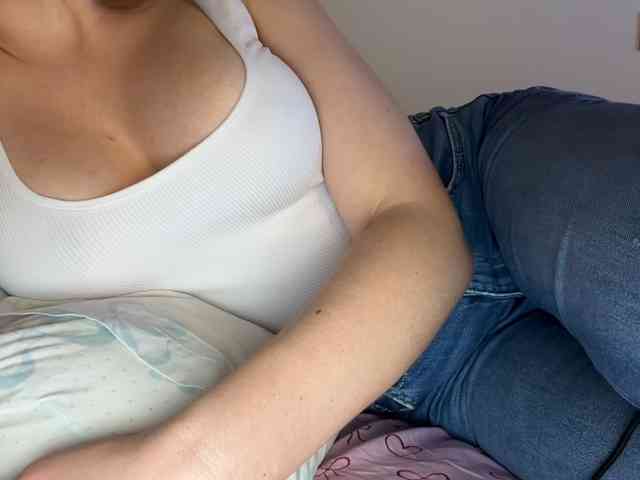 GoddessBratRosa webcam
