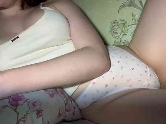 GoddessBratRosa webcam