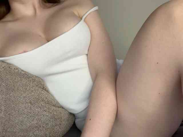GoddessBratRosa webcam
